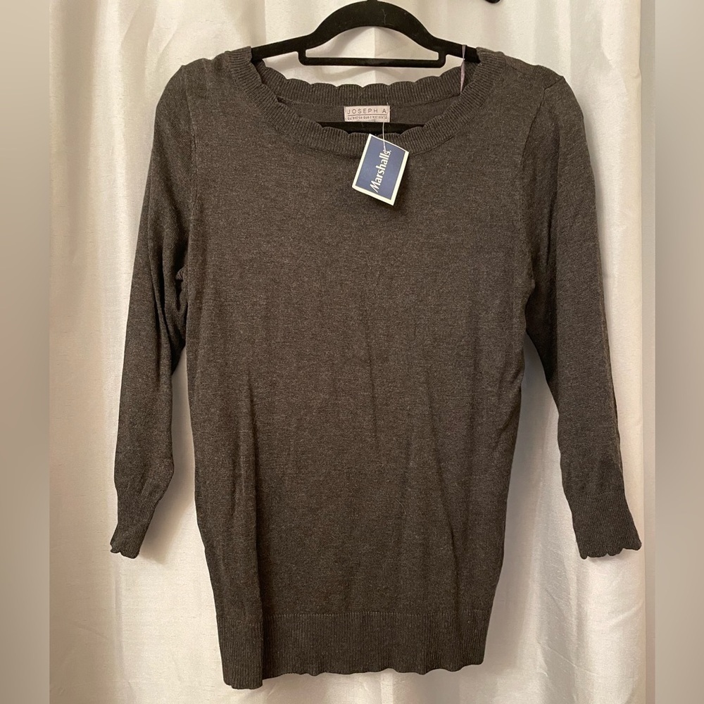 Grey Scalloped Trim Sweater 3/4 sleeve NWT
